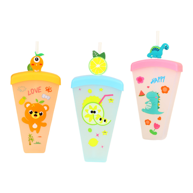 水杯/水杯儿童斜跨卡通/塑料儿童水杯/水杯塑料/迪士尼水杯白底实物图