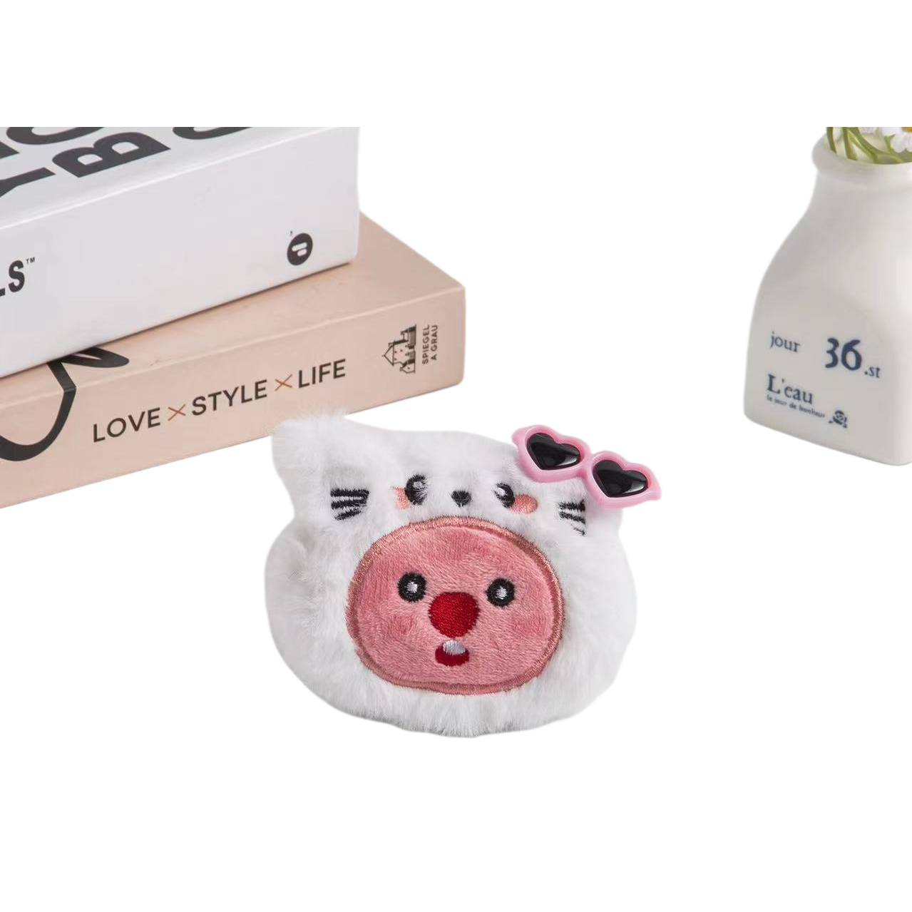 毛绒玩具/玩偶/潮流玩具/定制毛绒玩具/水豚噜噜白底实物图