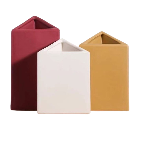 Ceramic Morandi color triangular geometric vase 090905204 Item Picture