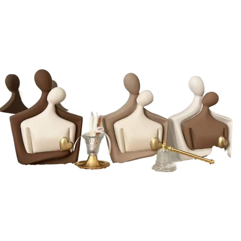 Ceramic couple ornaments 093131308 Item Picture