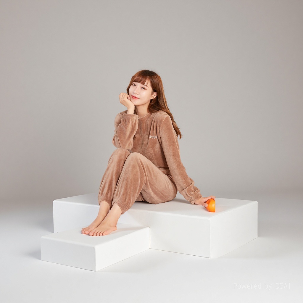 棕色珊瑚绒女士家居服套装韩版短袖睡衣女睡裤女性模特居家保暖