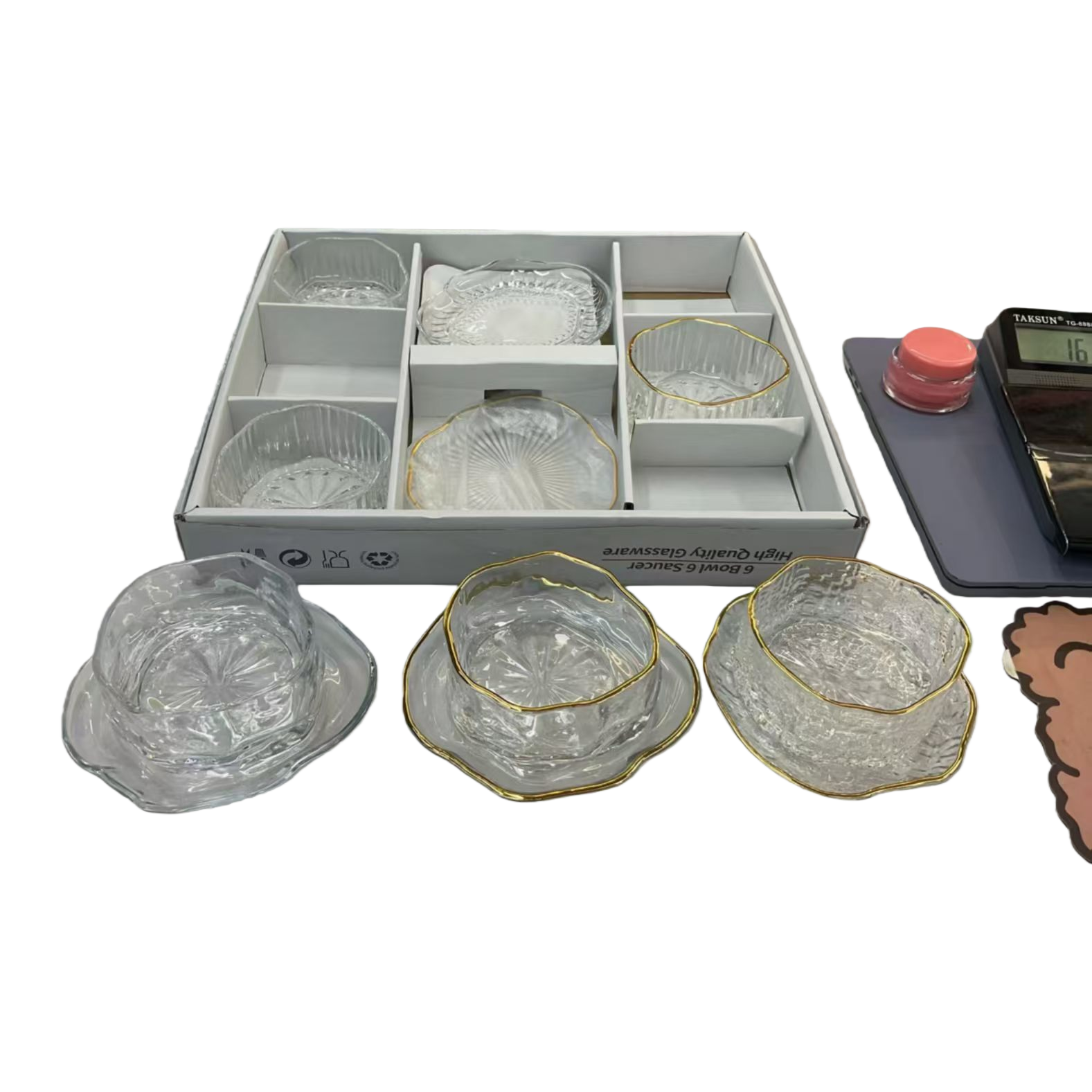 مجموعة الصحون الزجاجية الغريبة في بنوم بنه Item Picture