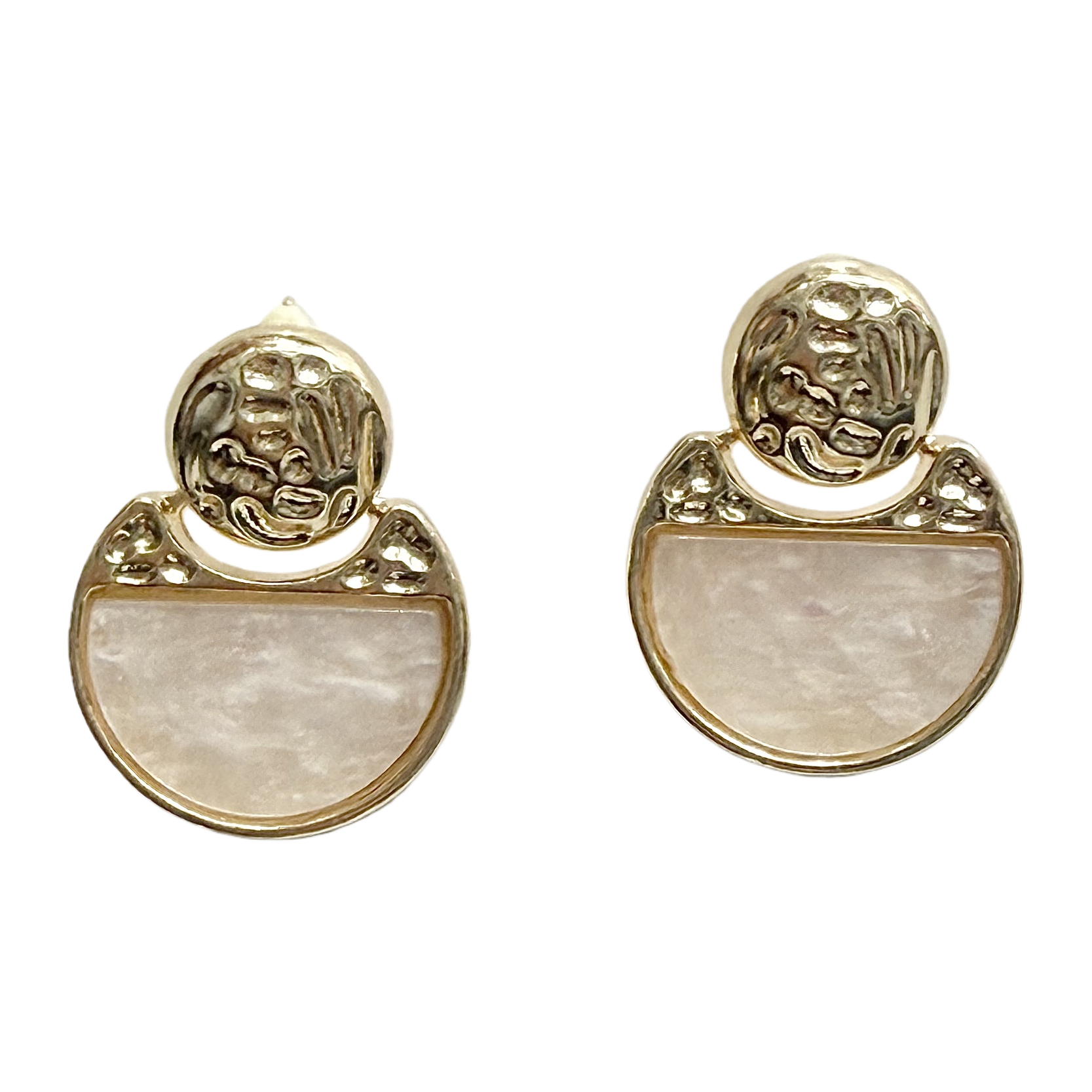 Acetic acid stainless steel stud earrings are simple and fashionable earrings with a sense of design and are niche earrings Item Picture