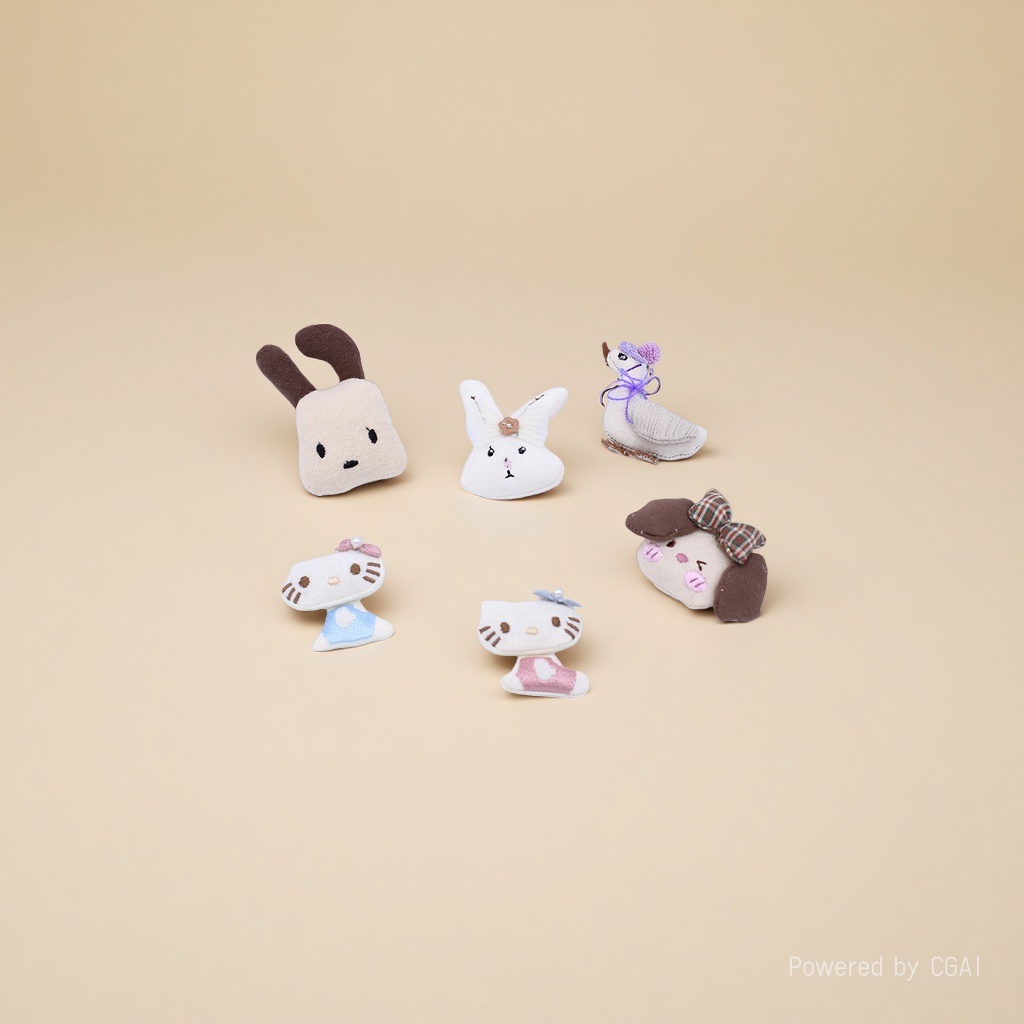 Play with cartoon cat and fish-shaped fabric dolls and wool felt pendants