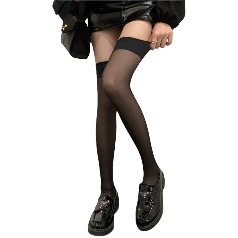 Black silk stockings for girls are sexy in summer. Thick and fleshy silk stockings and calf socks for girls are cute and charming in summer Item Picture