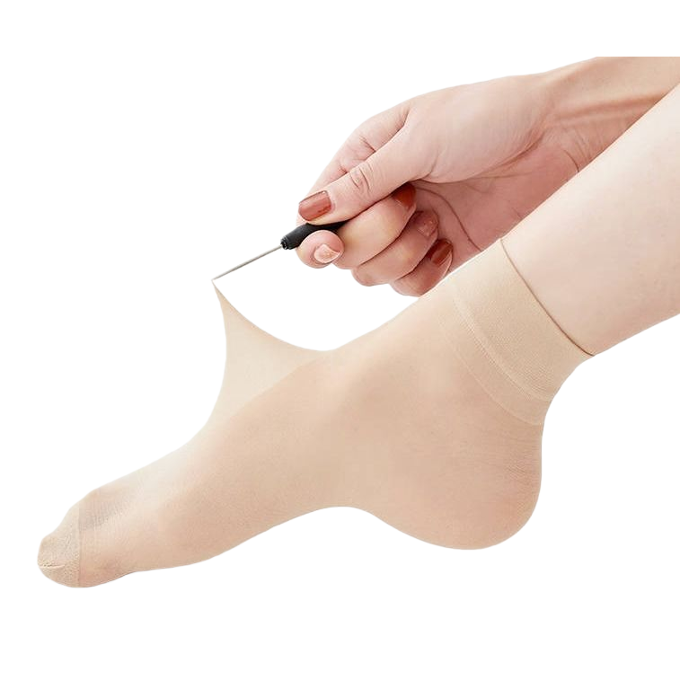 Silicone waterproof sock covers for baby feet in Yiwu + flesh-colored short socks for the ankles Item Picture