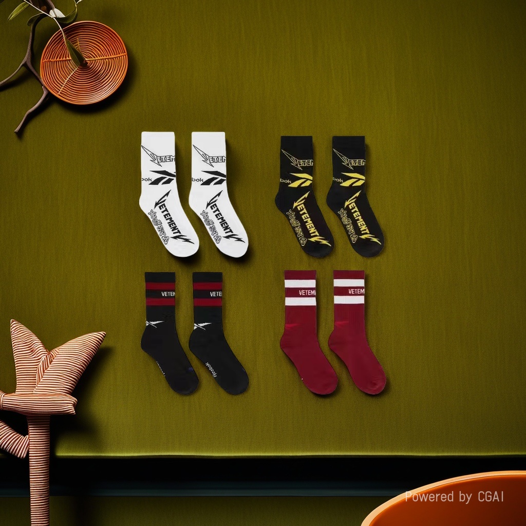 VETEMENTS fashion sports socks for men and women, long casual cotton socks in four pairs, wine red, black and white