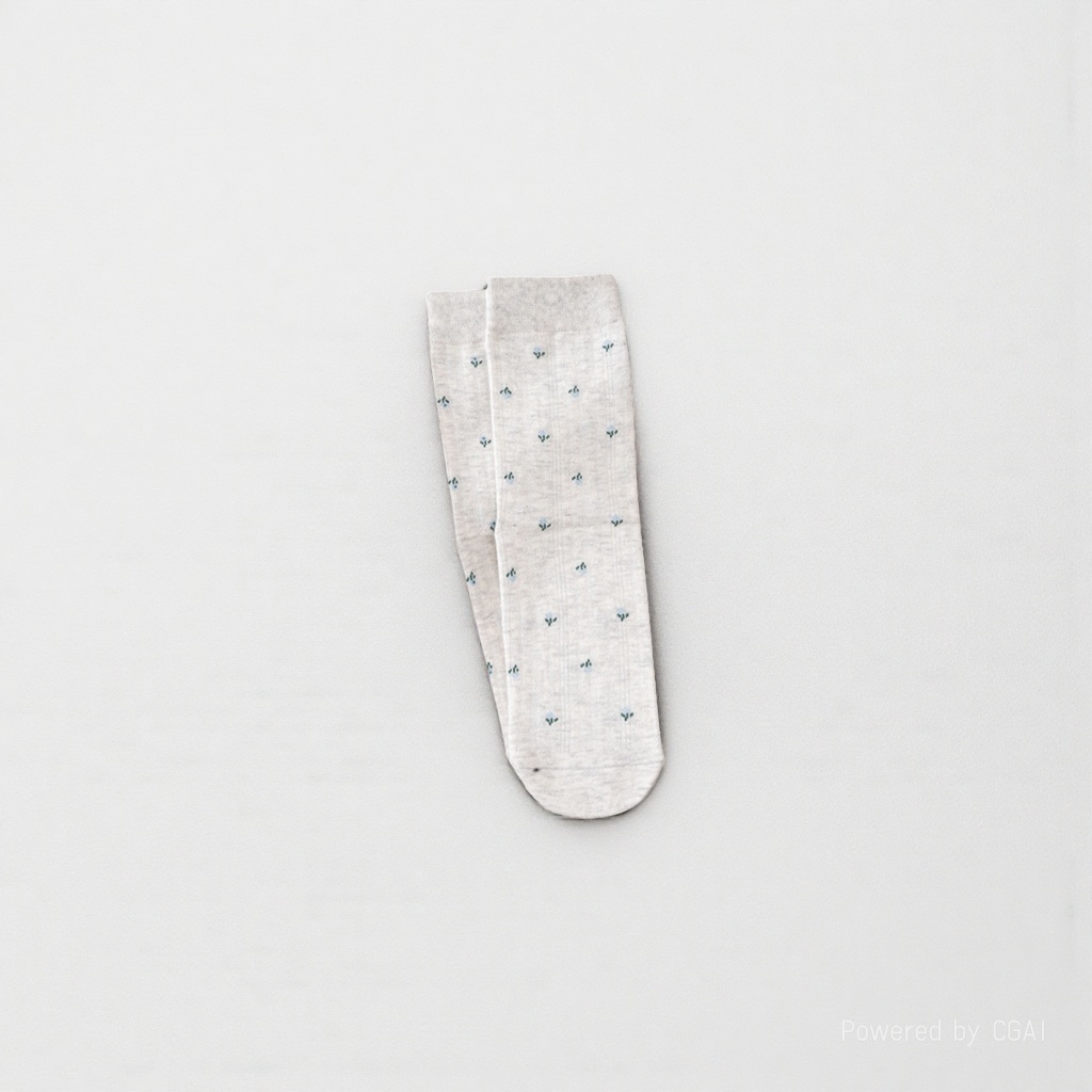 Bingbing Dui Dui socks for women in spring and summer: light gray with blue small flower patterns Specification image