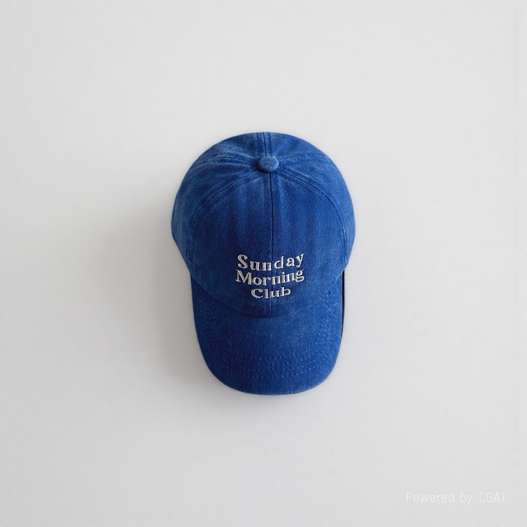 Adult blue baseball cap, sunshade and sun protection fisherman's cap Application Scenario