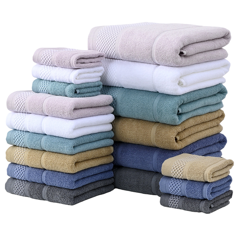 The bath towel is made of all-cotton, soft and absorbent. It is suitable for household bathing and adult face washing. It is made of pure cotton, plain color and thickened