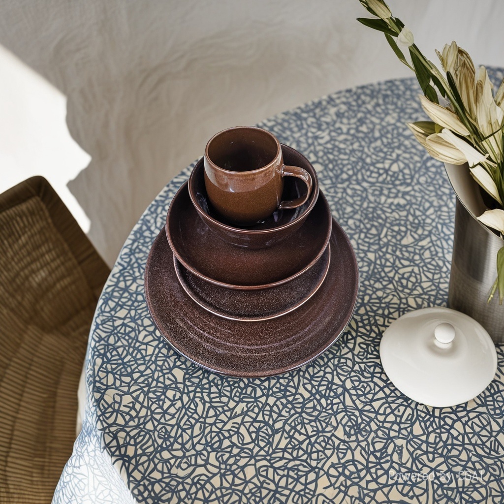 The brown ceramic tableware set, including cups, bowls, plates, bowls and chopsticks, can be purchased separately. For inquiries by phone Application Scenario