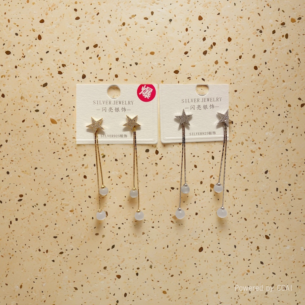 French shining S925 silver earrings with a hollowed-out design are lightweight earrings Application Scenario
