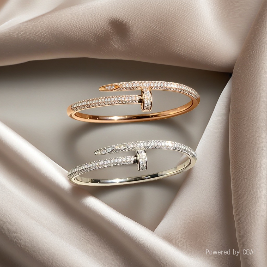 The S925 silver arm bracelet is fashionable, light luxury, anti-allergy and wear-resistant details Picture