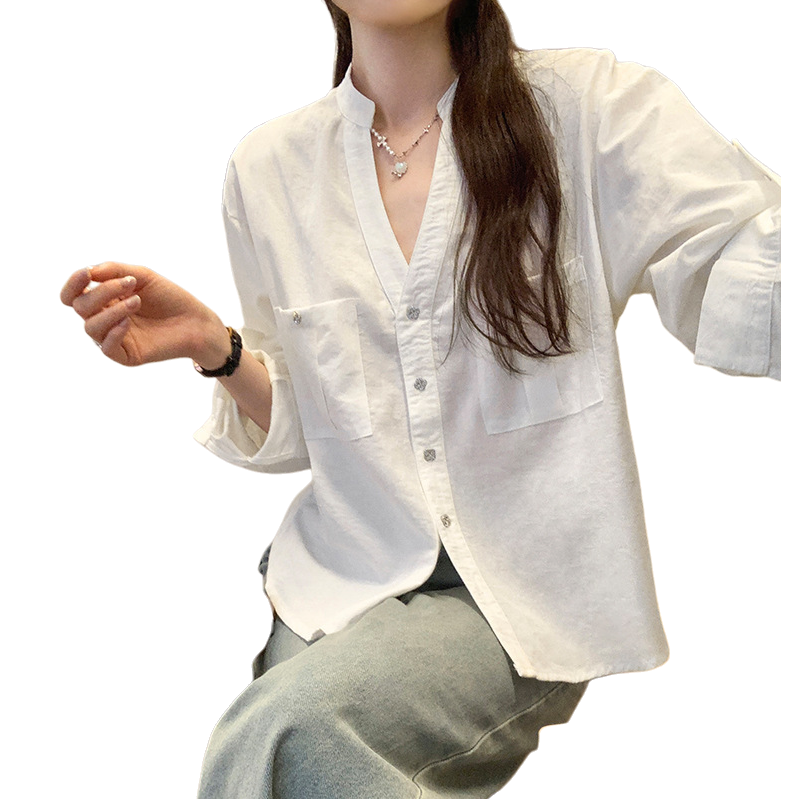 衬衫/短袖衬衫女/女装/女装女式宽松时尚休闲/女士刺绣寸衫白底实物图