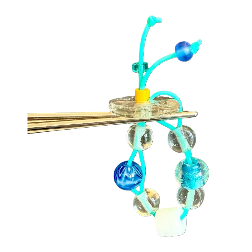 Nepalese handcrafted glass and silk bracelet with a niche design sense, original and unique beaded mobile phone chain accessory Item Picture