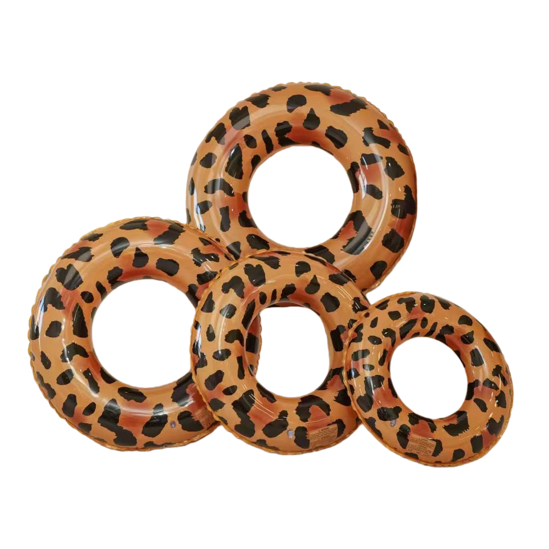 الزوارق ذات الأسطح الطفية للهواء الطلق، وهي تحمل رسوماً من الفهود Item Picture