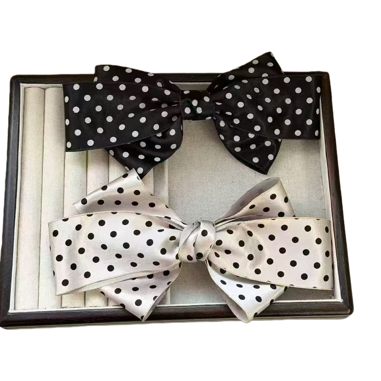 Handmade macaron-colored resin heart-shaped bow tie, polyester band, acrylic AB color collar flower Item Picture