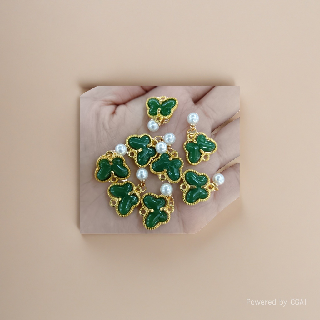 Velvet sand gold green butterfly pendant pearl bracelet, Middle Eastern sand gold accessory Application Scenario