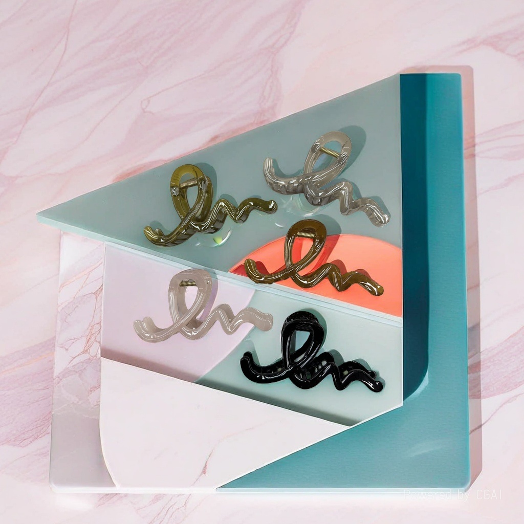 A simple and fashionable headwear set of three pieces: shark clip, banana clip, grab clip, hairpin and hairpin