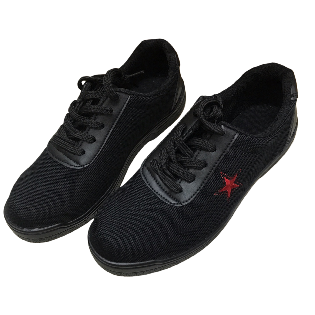 The training shoes are anti-slip, wear-resistant, with soft and breathable soles and canvas uppers. The liberation shoes are comfortable and breathable. Outdoor hiking shoes