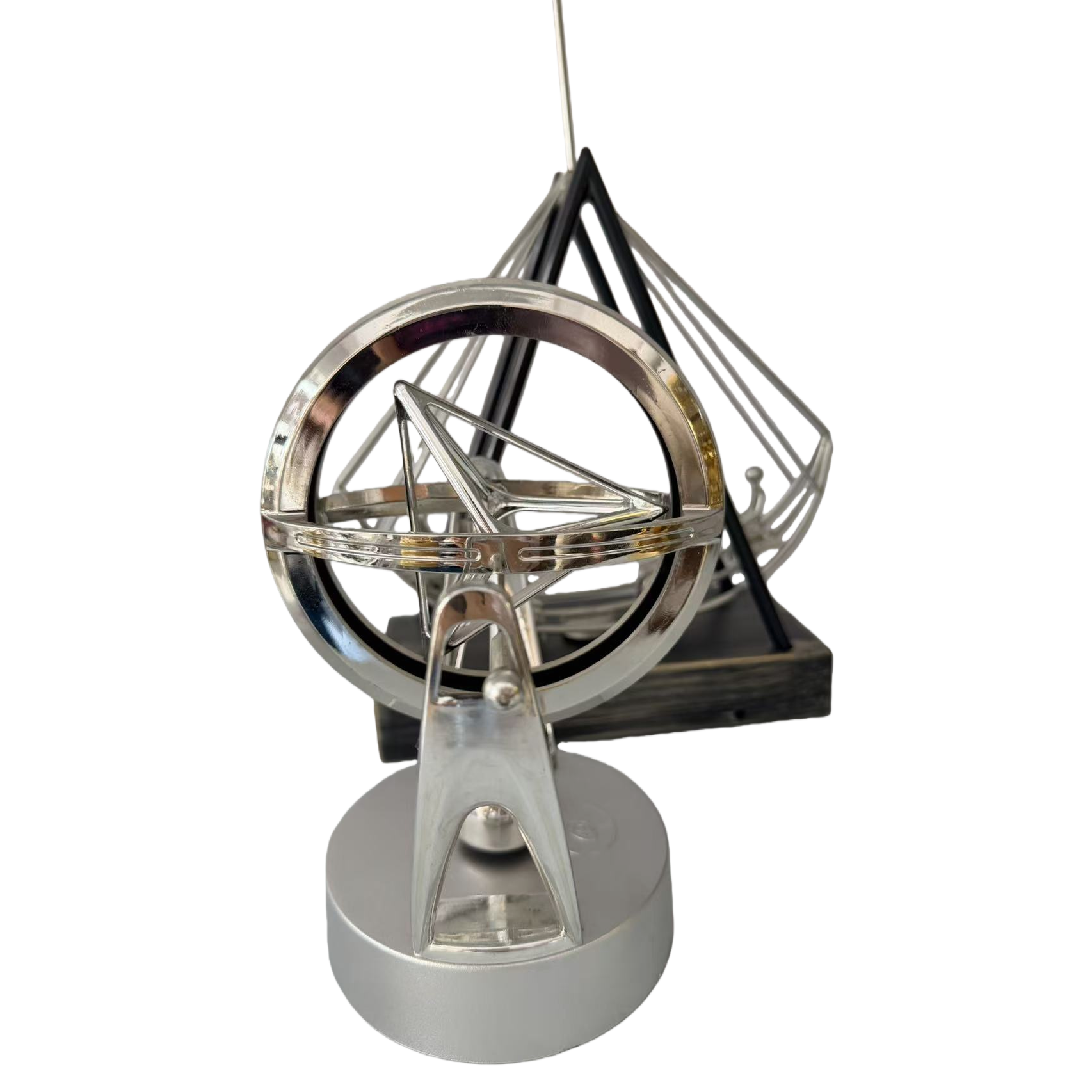 Yunshuo Handicrafts Metal Geometric Sculpture Perpetual Motion Machine, custom based on samples Item Picture