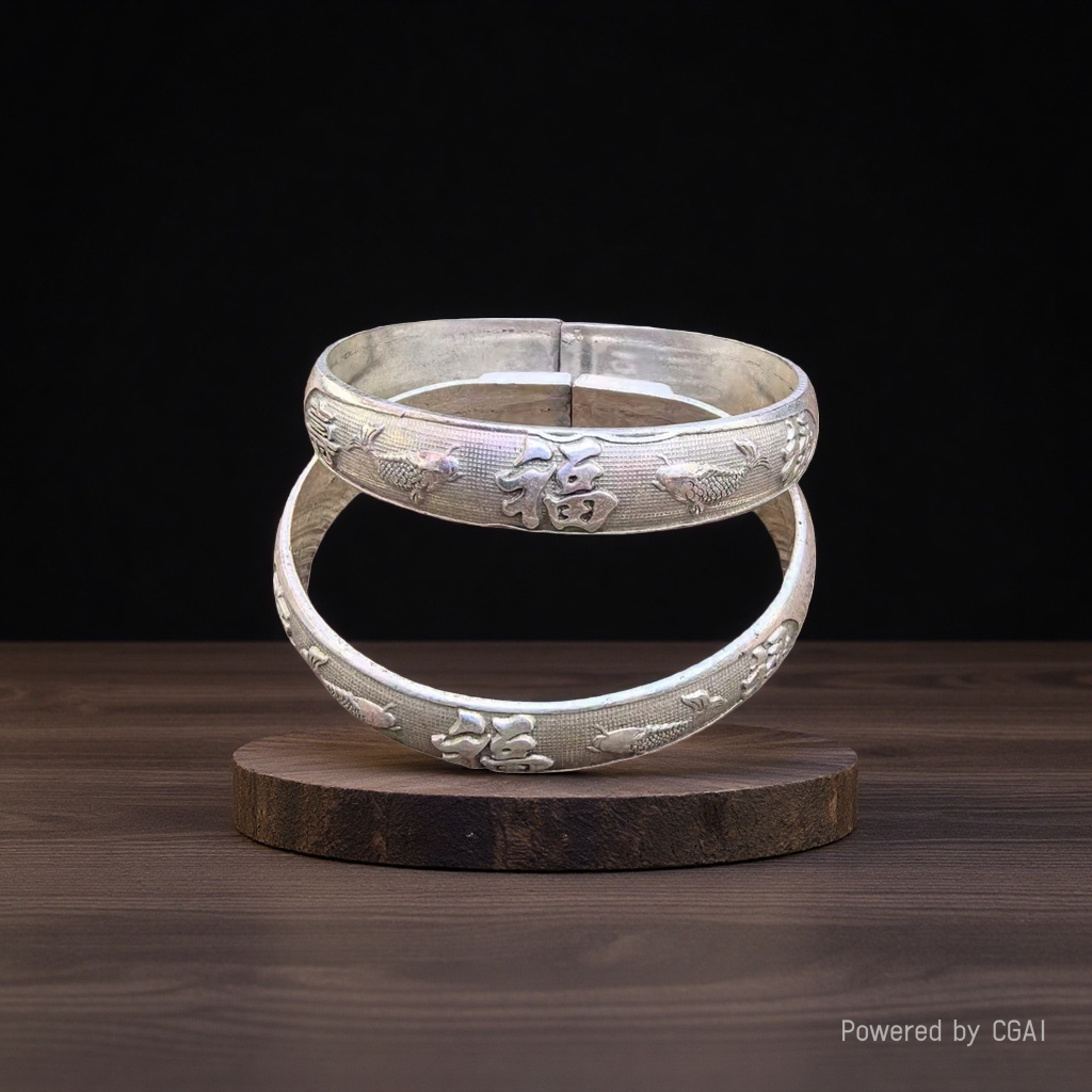 Ethnic style silver-plated antique bracelet jewelry for women, retro carved open bracelet accessory Application Scenario