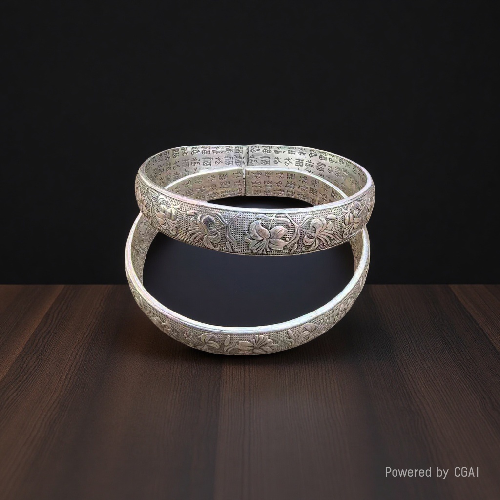 Ethnic style silver-plated antique bracelet jewelry for women, retro carved open bracelet accessory details Picture