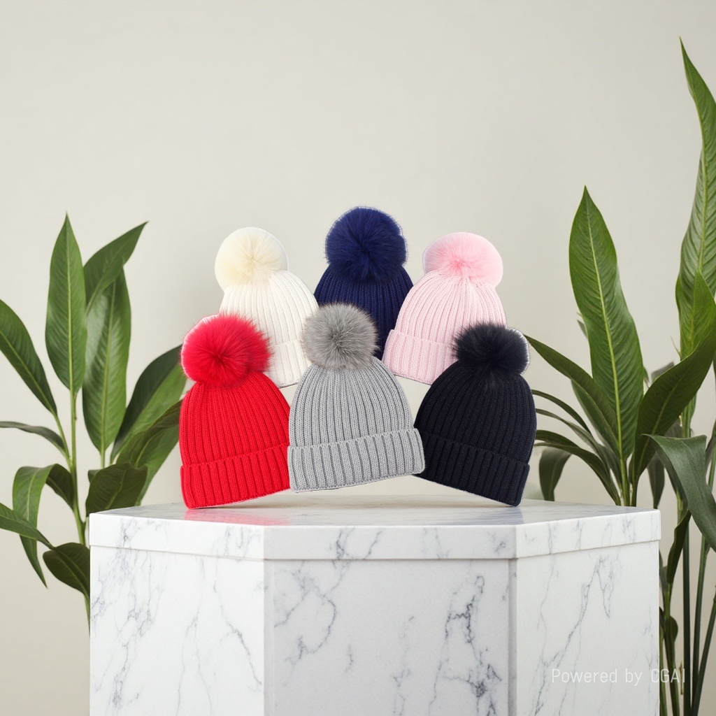 Knitted hats, small woolen hats, and knitted hats are fashionable and warm details Picture