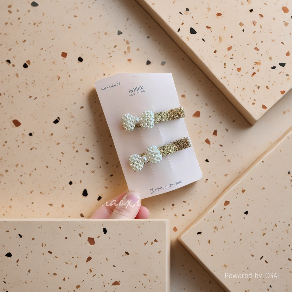 Golden sequined pearl clip hairpin accessory, elegant pearl hairpin details Picture