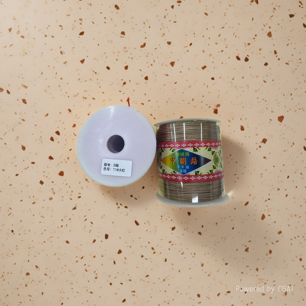White spools, golden spools, and line clips Specification image