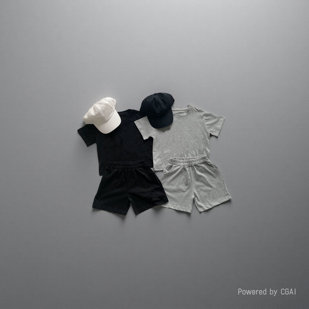 Black, white and grey children's casual set with T-shirt, shorts and baseball cap for girls in summer Application Scenario