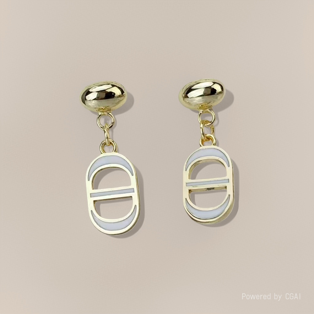 CD letter earrings, women's little Chanel style, large and small pearl stud earrings, European and American retro bee earrings Application Scenario