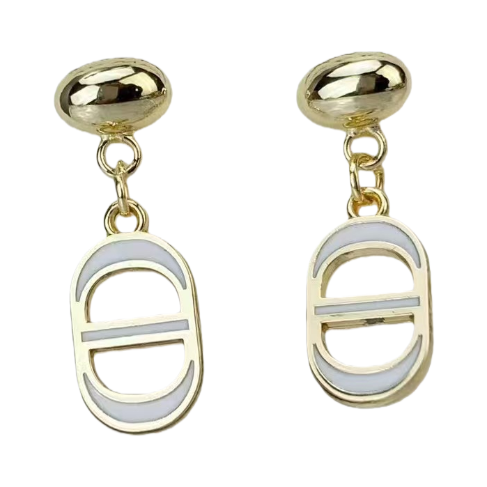 CD letter earrings, women's little Chanel style, large and small pearl stud earrings, European and American retro bee earrings Item Picture