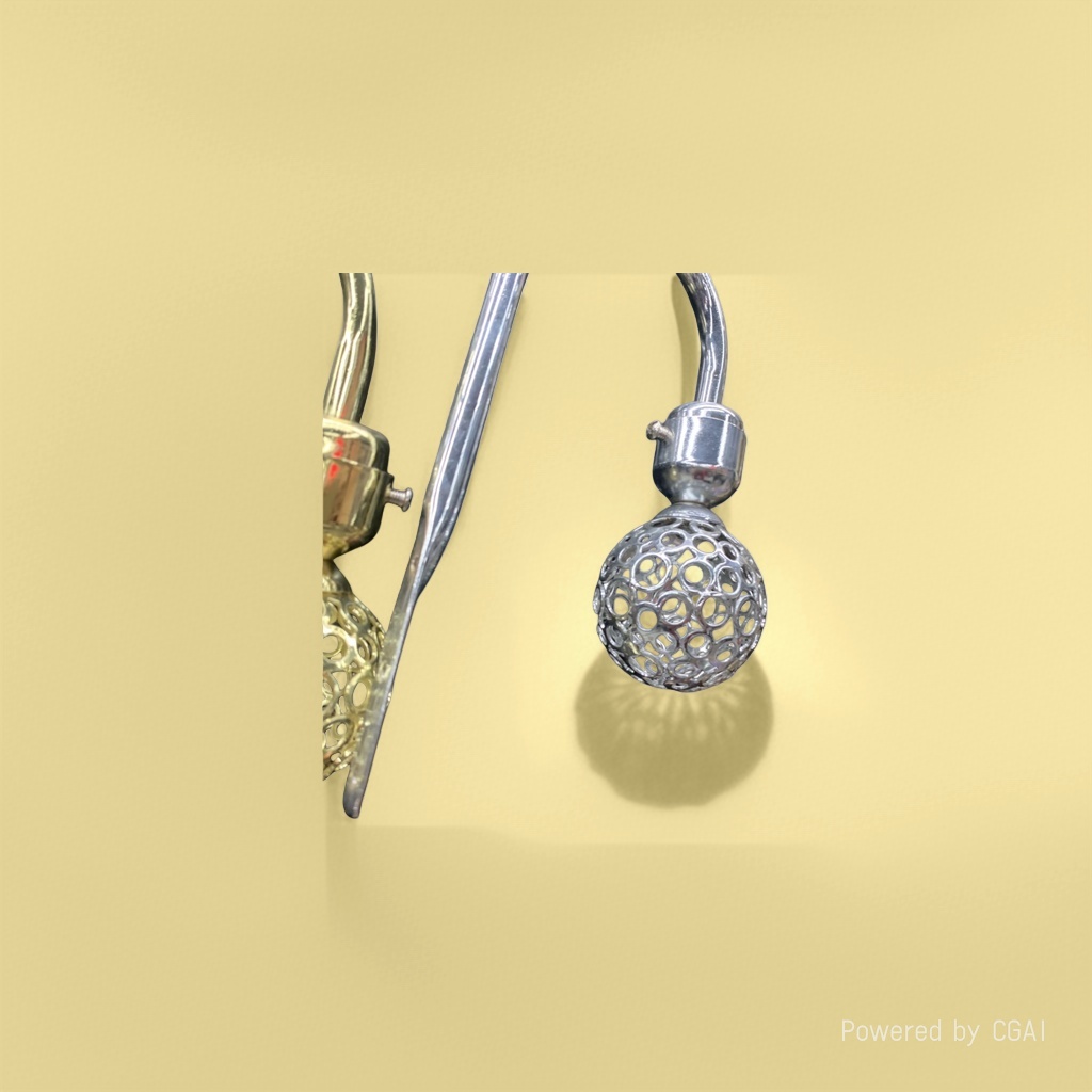 Silver hollowed-out spherical Virgin Mary Arab pendant donut crocheted decorative hook Application Scenario