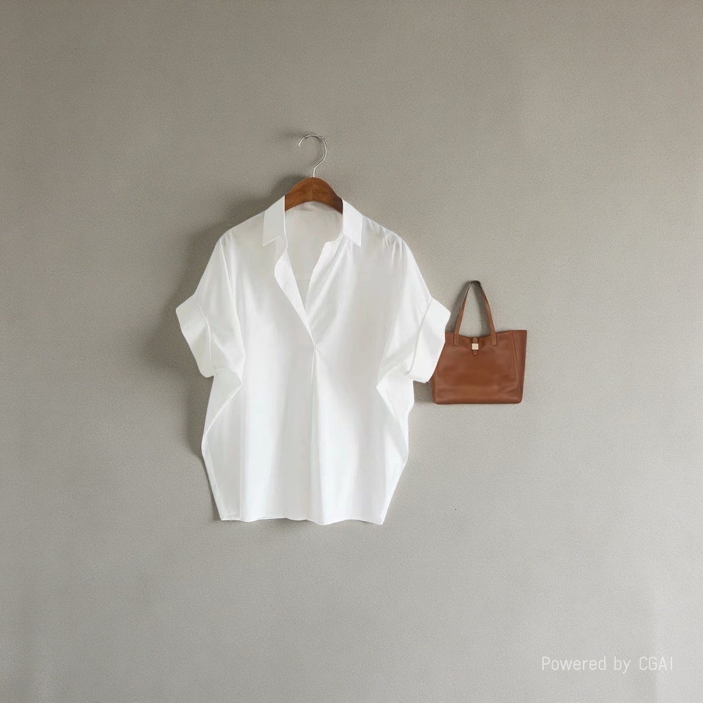 Retro Hong Kong-style short-sleeved shirt for women 2026 summer new style, stylish and versatile white shirt, loose bat sleeve collar top