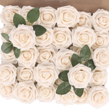 A 20-centimeter diameter fresh-cut bouquet of off-white roses with jasmine bud hair loops, a Buddhist fresh flower arrangement Item Picture