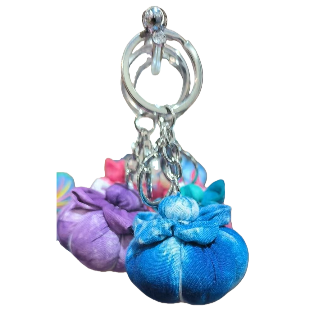 Blue tie-dyed fabric keychain Item Picture