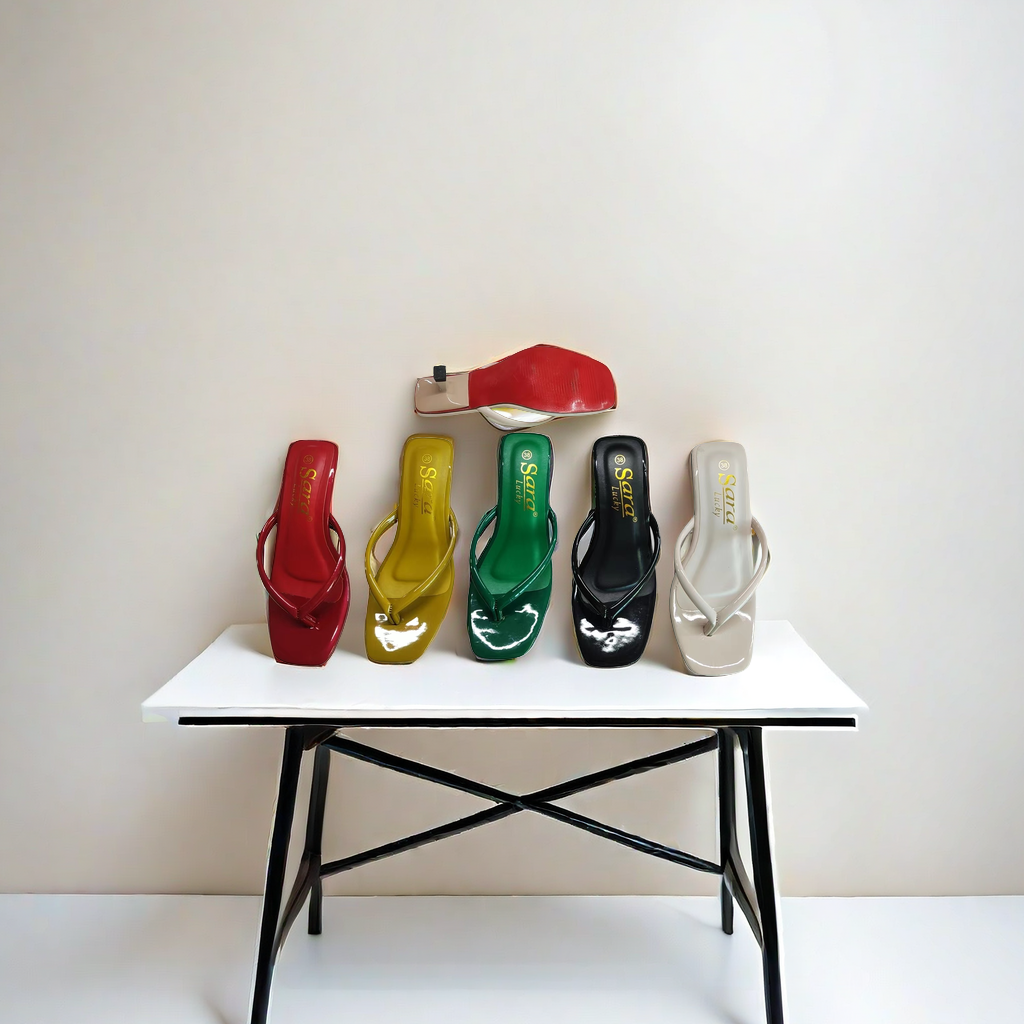Women Wear Flat Sandals In The Summer