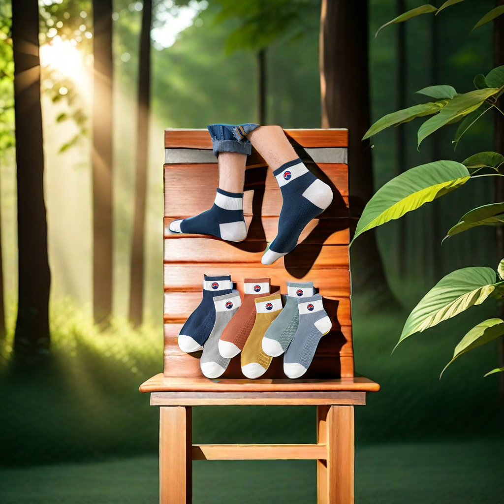 Men's summer breathable cotton mid-calf socks, color-blocked embroidered round label sports short socks, ankle protection, comfortable wholesale men's socks