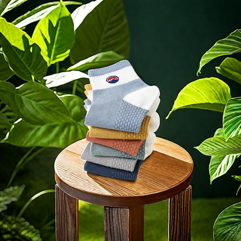Men's summer breathable cotton mid-calf socks, color-blocked embroidered round label sports short socks, ankle protection, comfortable wholesale men's socks Specification image