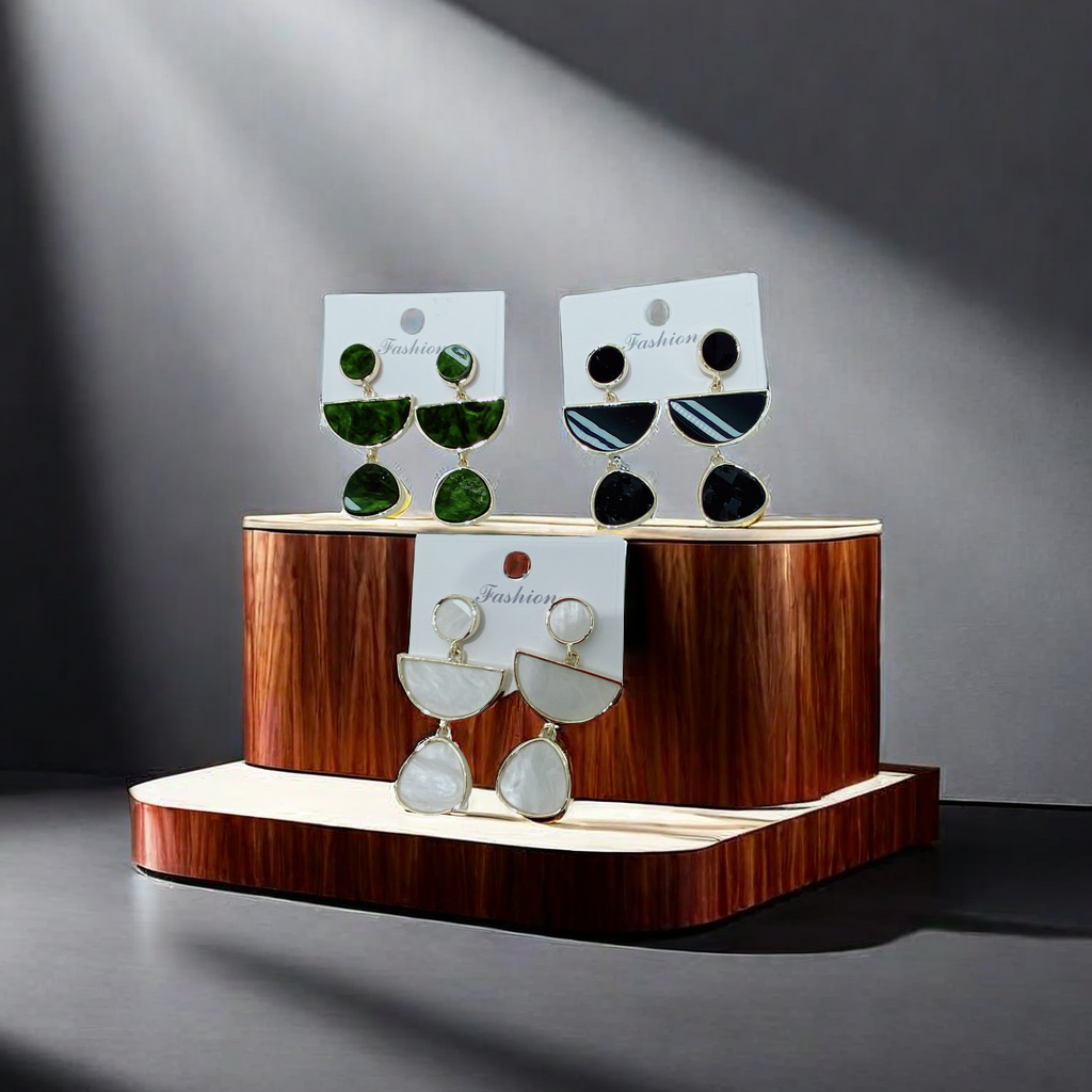 The heart-shaped lollipop resin ear clip earrings and small leaf decorations are exclusive jewelry for girls. The vase design is exquisite and cute