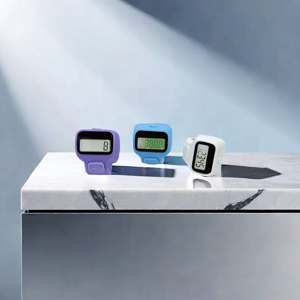 The electronic digital display ring-type LED counter, mini pedestrian counting and pedometer, ring-type portable counter is small, convenient and practical details Picture