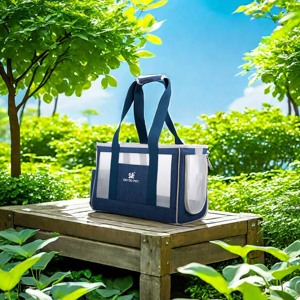 Summer breathable pet bag, specially designed for cats and dogs, portable, lightweight, foldable, single-shoulder crossbody handbag, hand-held dog bag, and other types of pet supplies Application Scenario