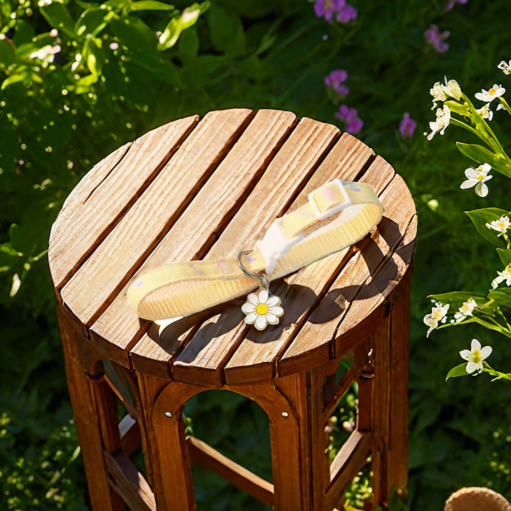 Amazon cross-border pet collars, cat and dog bells, safety clasps, necklaces, fresh and small flower accessories, cute pet supplies Item Picture