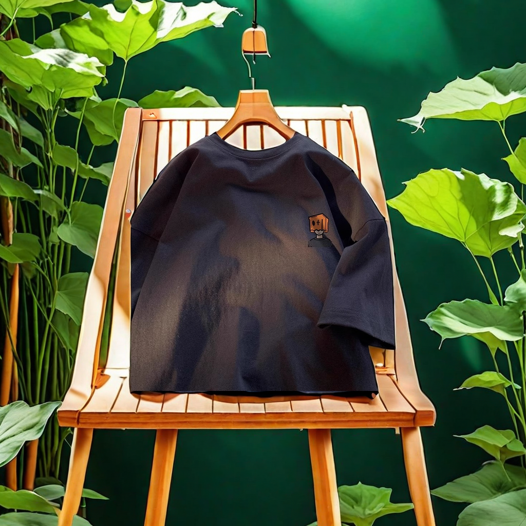 This is a trendy brand's heavyweight pure cotton oversized loose short-sleeved T-shirt for men. It's a versatile half-sleeved, comfortable, breathable and fashionable casual T-shirt for summer details Picture