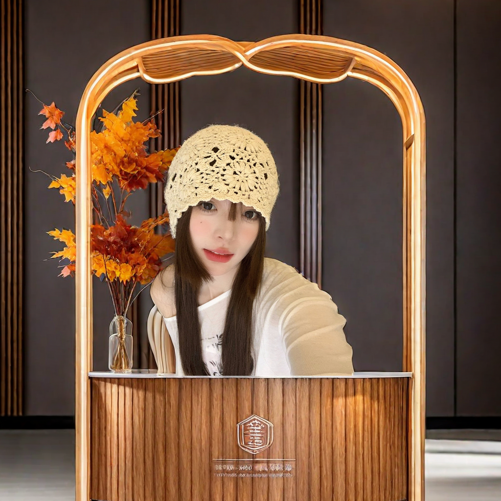 This is a versatile retro flower-patterned woolen knitted hat for autumn and winter. It features a hand-woven and hollowed-out design, as well as ethnic-style pullover hats, headscarves, and other accessories that are warm and fashionable Specification image