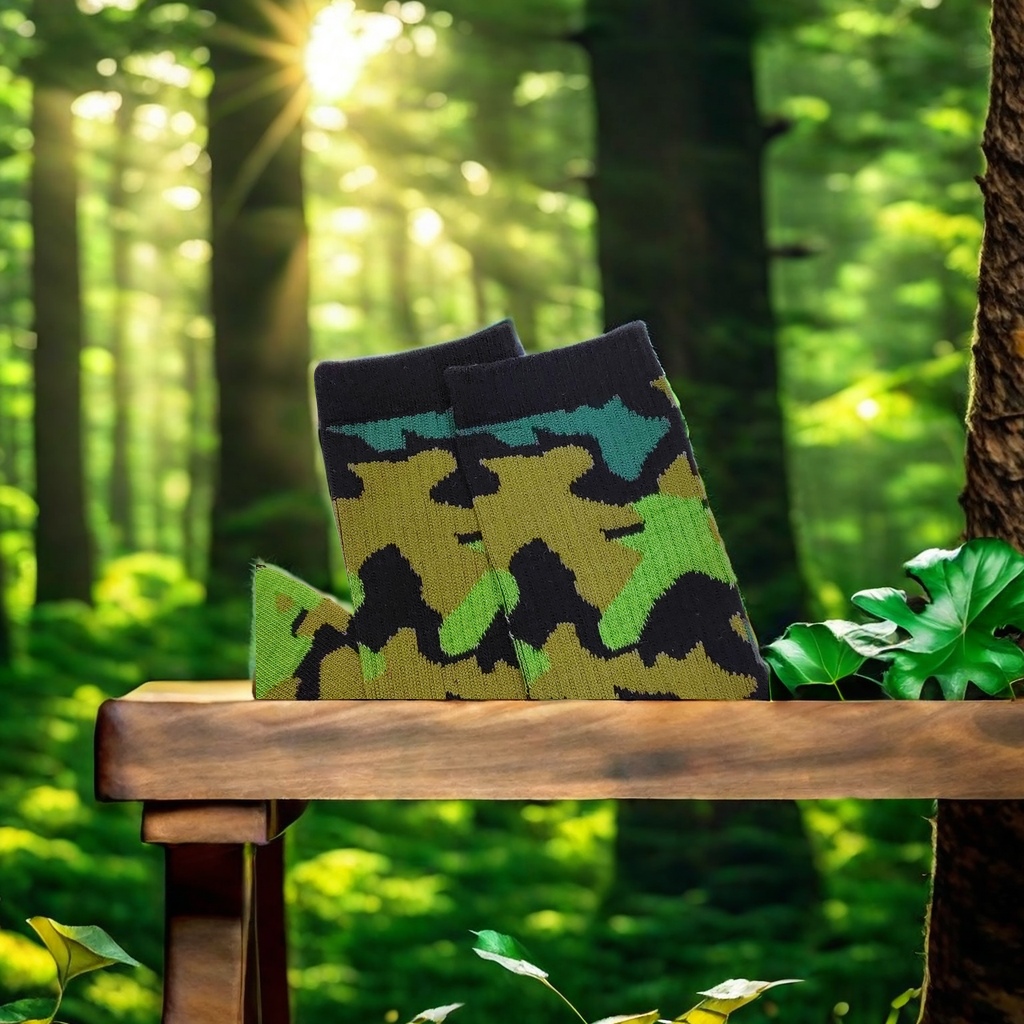 In-stock men's socks, camouflage military green outdoor cycling CS sports mid-calf cotton socks, sweat-absorbing and breathable casual sports cotton socks, comfortable and wear-resistant details Picture
