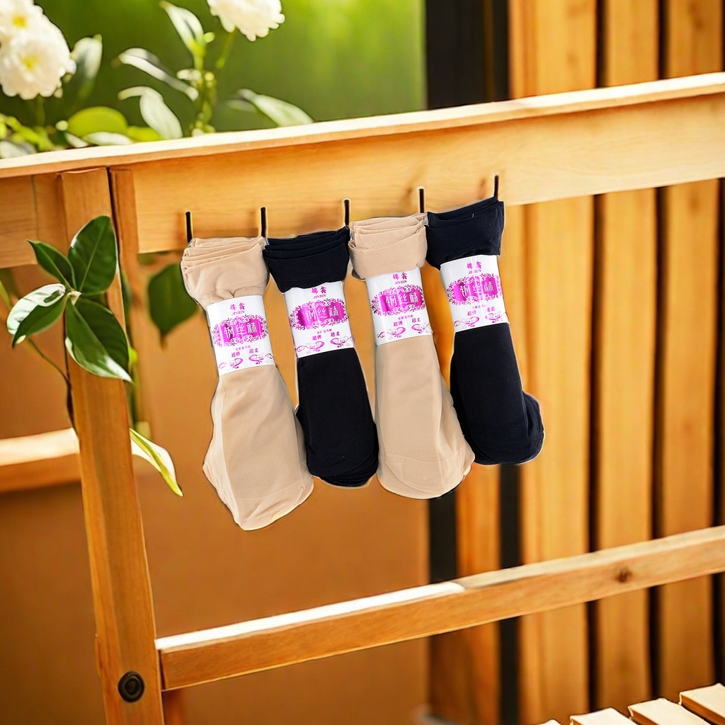 Factory direct sales of summer women's thin core-wrapped silk small chili short silk socks, wear-resistant and reinforced anti-shedding steel wire socks wholesale, light and breathable silk socks, comfortable and not constricting feet Application Scenario