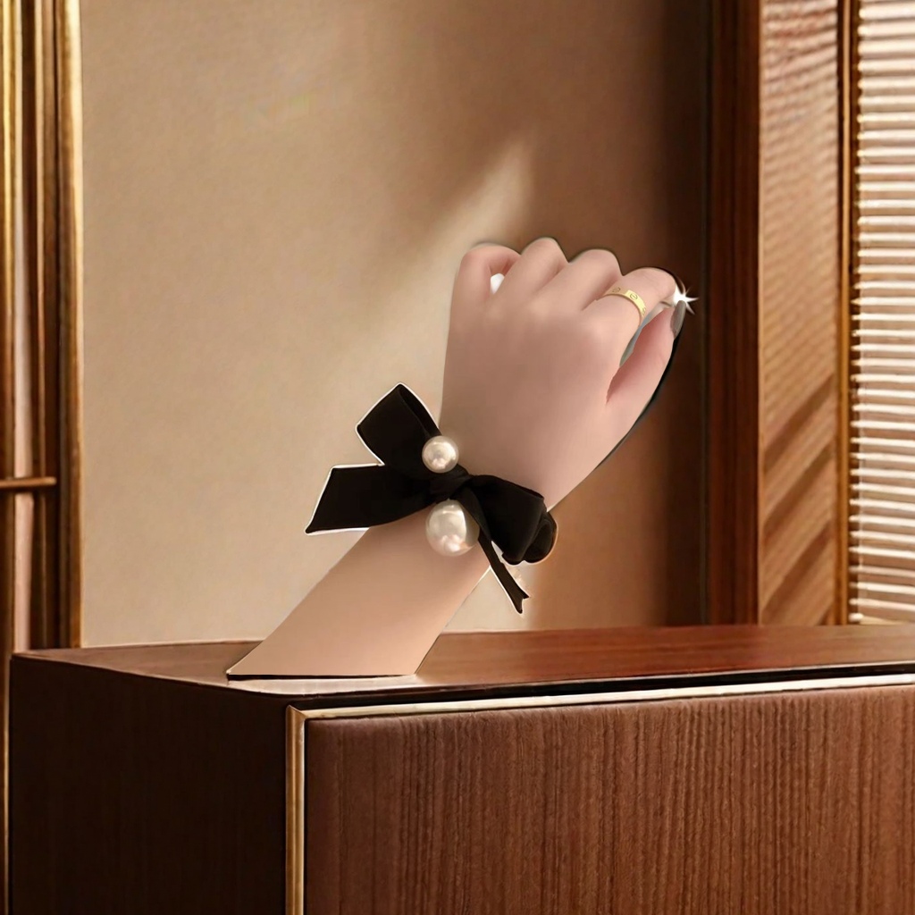 2024 New Chanel-style bow pearl headband, high-end leather band women's headwear, hair band women's Korean trendy hair band, elegant women's headwear Application Scenario