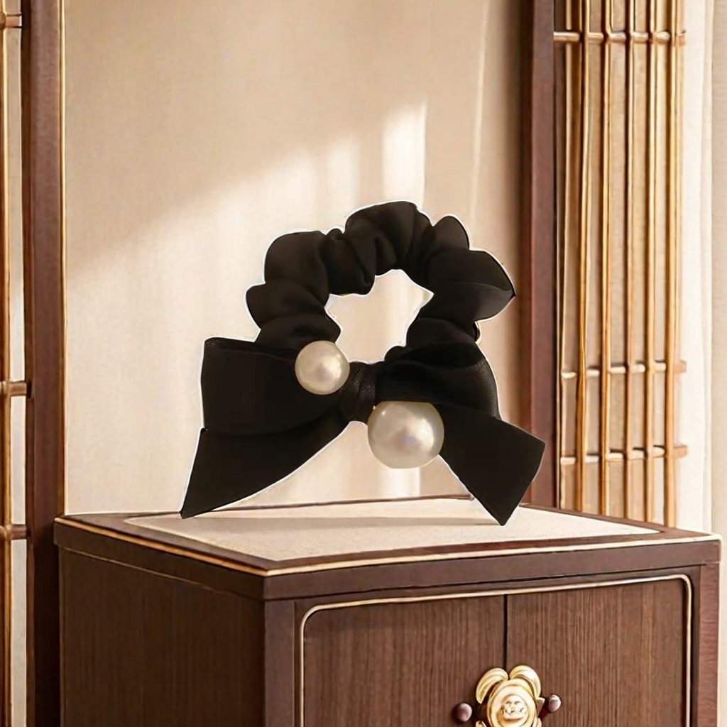 2024 New Chanel-style bow pearl headband, high-end leather band women's headwear, hair band women's Korean trendy hair band, elegant women's headwear Item Picture